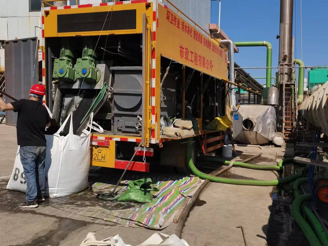 龙州淤泥压干处理